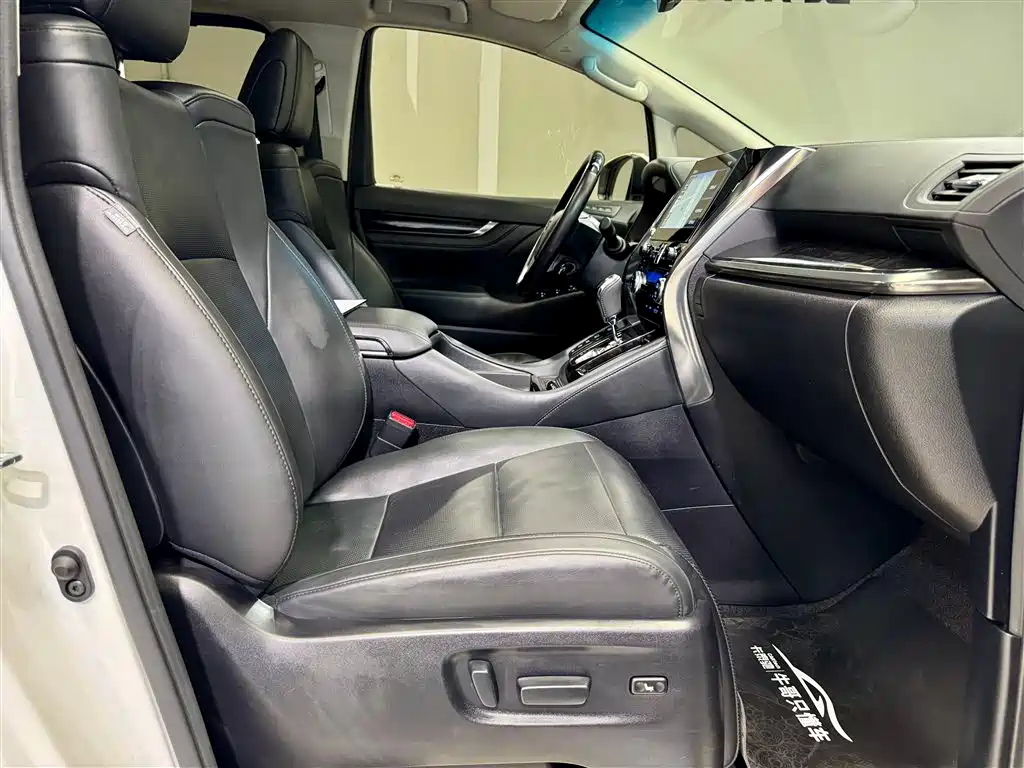 Wilfa 2021 Crown Dual Engine 2.5L HV Deluxe Edition купить на сайте DeffCars