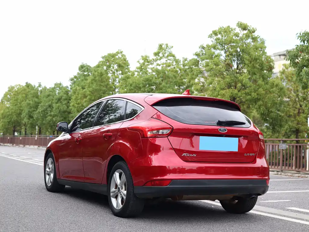Focus 2018 Hatchback Classic 1.6L Automatic Comfort Smart Mobility Edition купить на сайте DeffCars