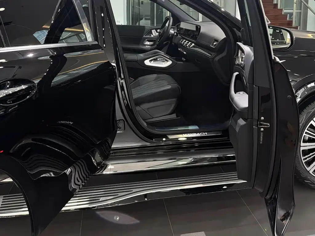 Maybach GLS 2026 GLS 480 4MATIC Liyi Edition купить на сайте DeffCars