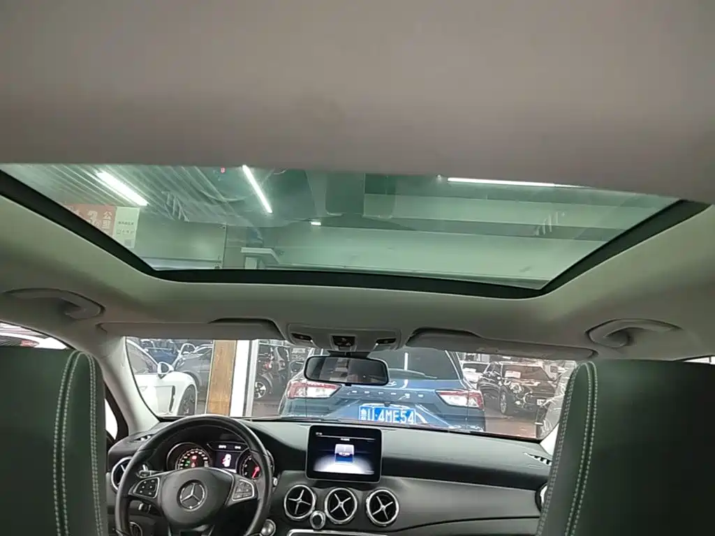 Mercedes-Benz GLA 2018 GLA 200 Fashion Model купить на сайте DeffCars