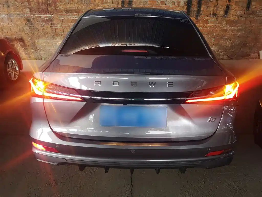 Roewe i5 2023 1.5L Manual Comfort Edition купить на сайте DeffCars