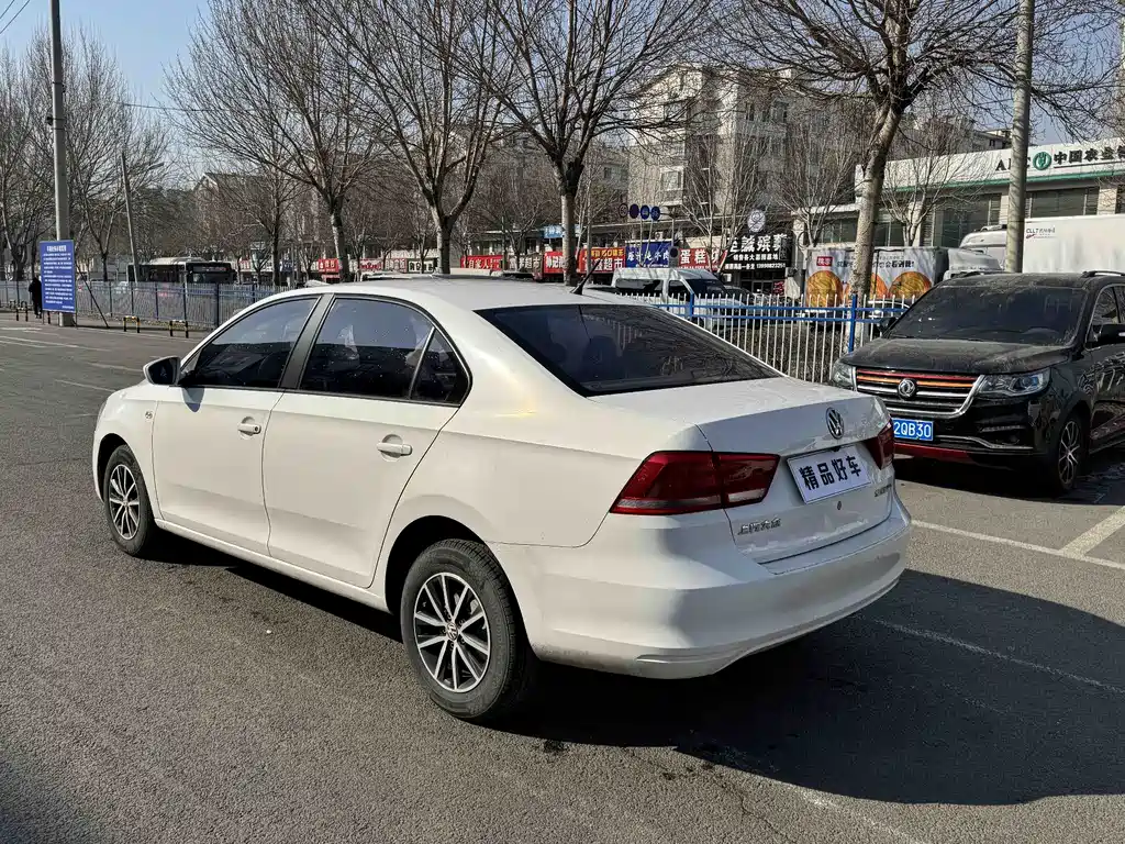 Santana 2015 1.4L Manual Fashion Edition купить на сайте DeffCars