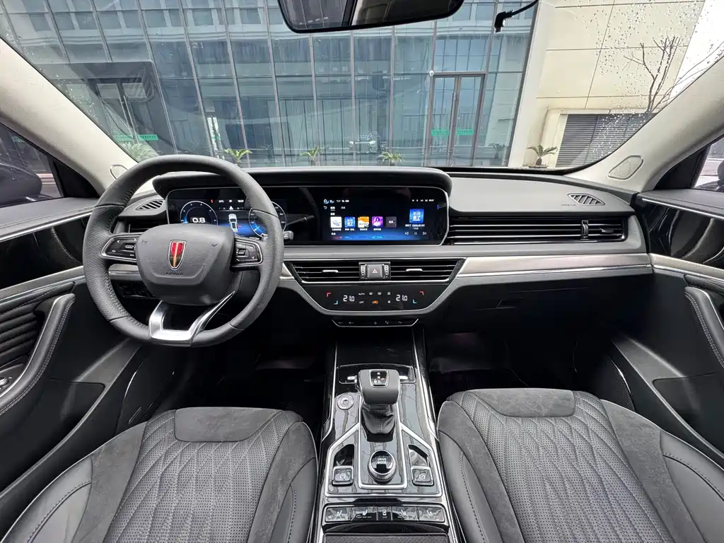 Hongqi HS5 2022 2.0T Zhilian Qixiang four-wheel drive version купить на сайте DeffCars