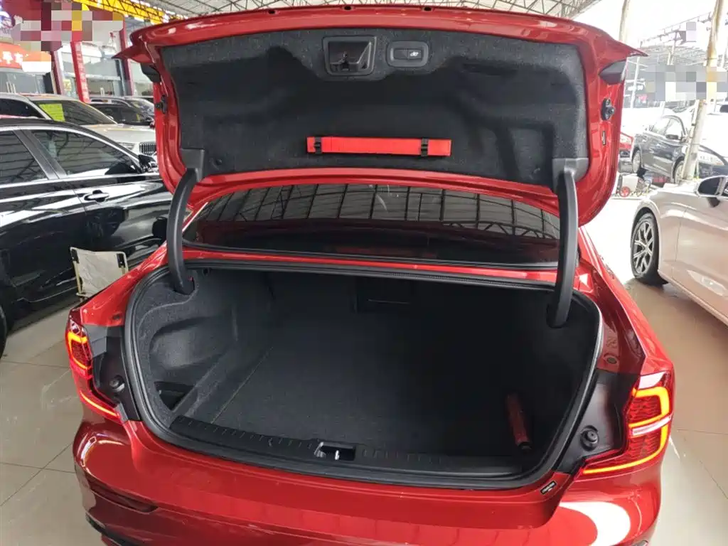 Volvo S60 2020 T4 Zhiyuan Luxury Edition купить на сайте DeffCars