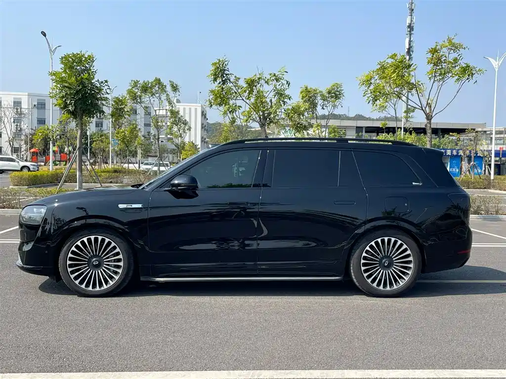 Wenjie M9 2024 pure electric Ultra version 100kWh 5-seater version купить на сайте DeffCars