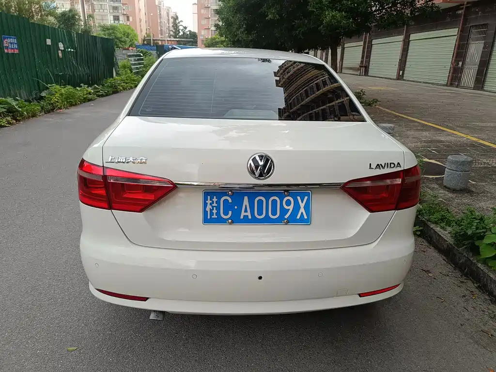 Lavida 2013 facelift classic 1.6L automatic comfort version купить на сайте DeffCars