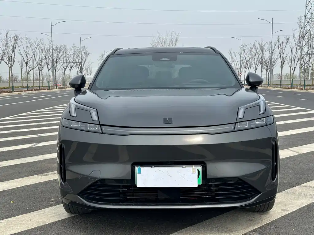 Lynk & Co 08 EM-P 2023 model 120km long range Halo купить на сайте DeffCars