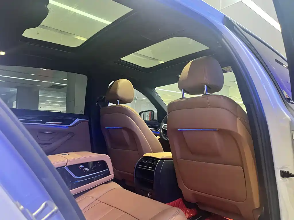 BMW 5 Series 2018 530Li Leading M Sports Package купить на сайте DeffCars