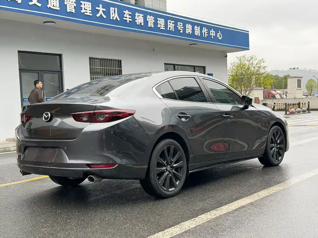 Mazda3 Angkesela 2023 2.0L Automatic Premium Edition купить на сайте DeffCars