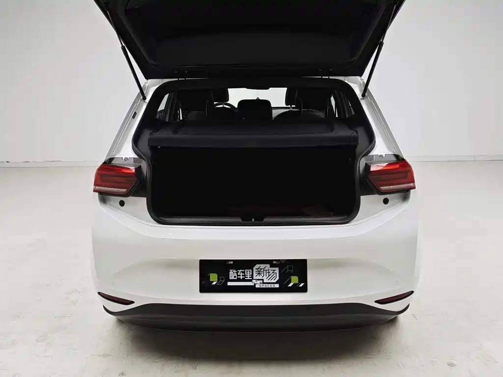 Volkswagen ID.3 2024 Outstanding Edition купить на сайте DeffCars