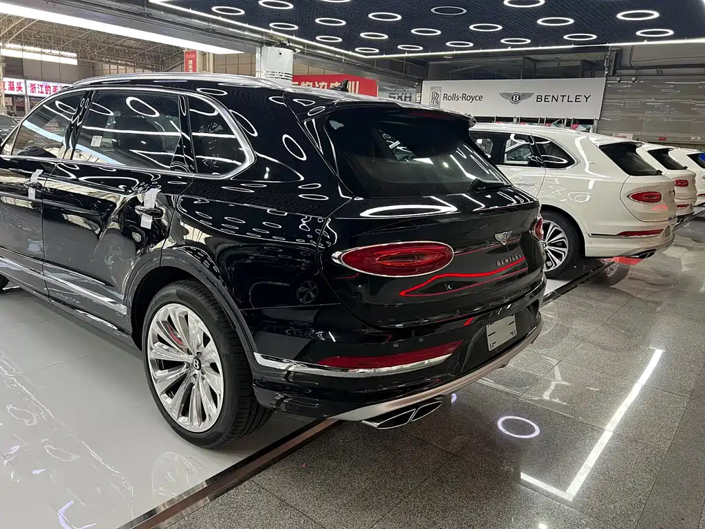 Bentayga 2024 4.0T V8 купить на сайте DeffCars