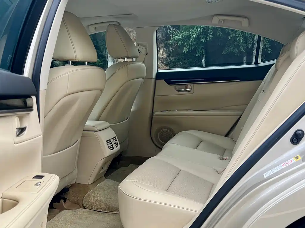 Lexus ES 2014 250 Elite Edition купить на сайте DeffCars