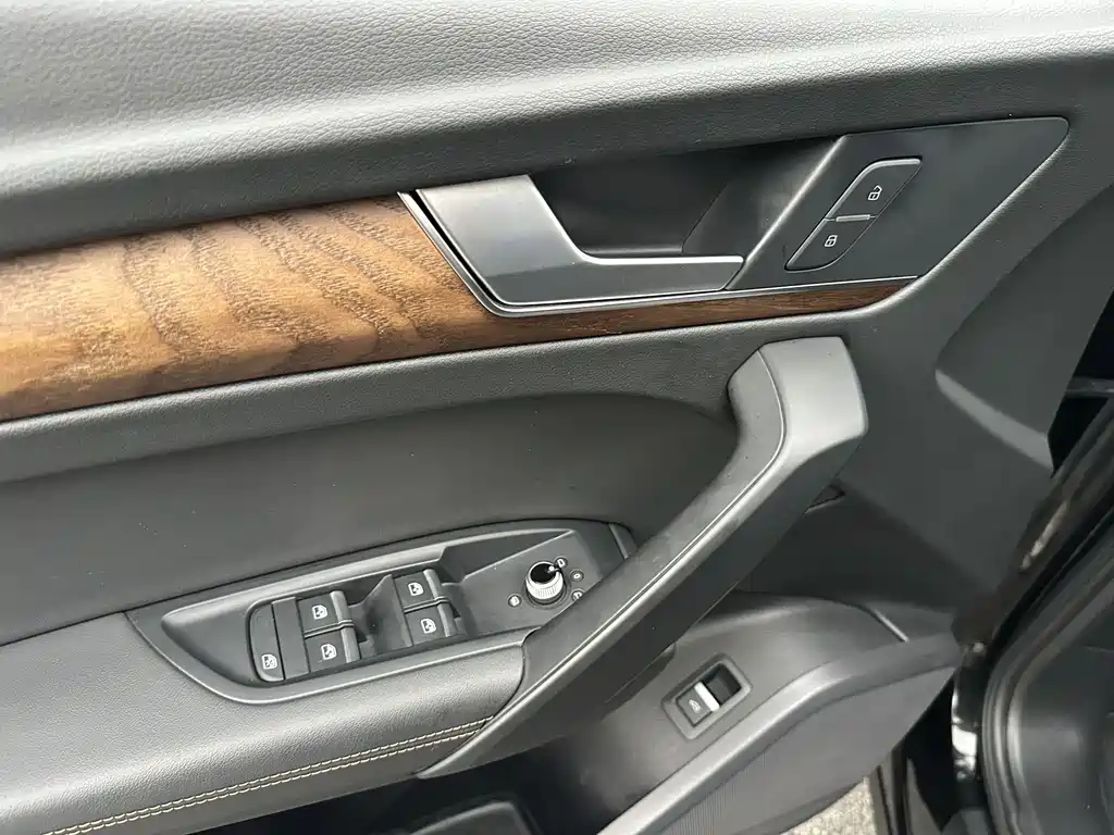 Audi Q5L 2020 facelift 40 TFSI Honorable and enterprising model купить на сайте DeffCars