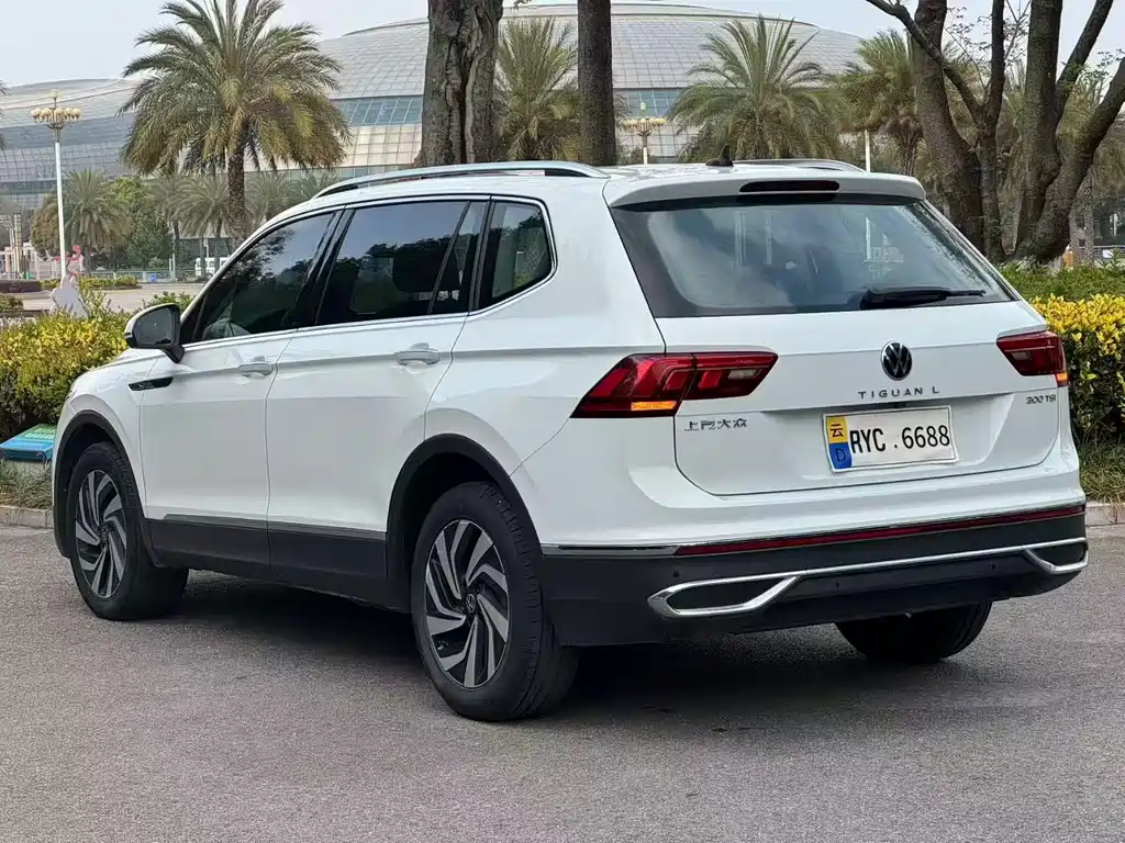 Tiguan L 2023 300TSI automatic two-wheel drive smart version купить на сайте DeffCars