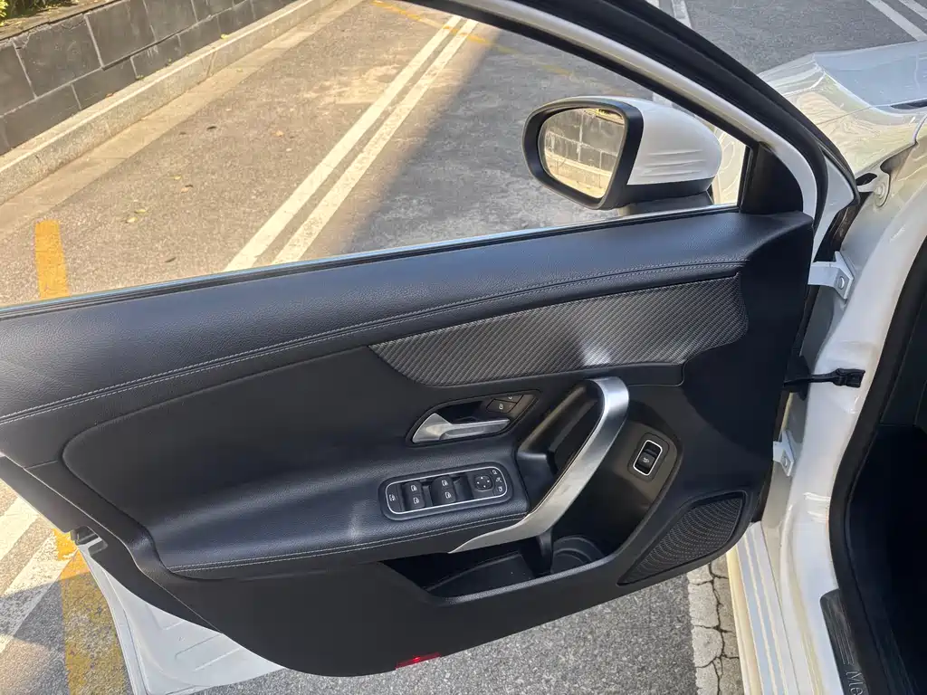 Mercedes-Benz A-Class 2023 A 200 L Dynamic купить на сайте DeffCars