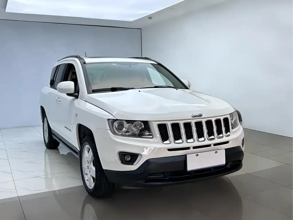 Compass imported 2013 2.0L two-wheel drive sports version купить на сайте DeffCars