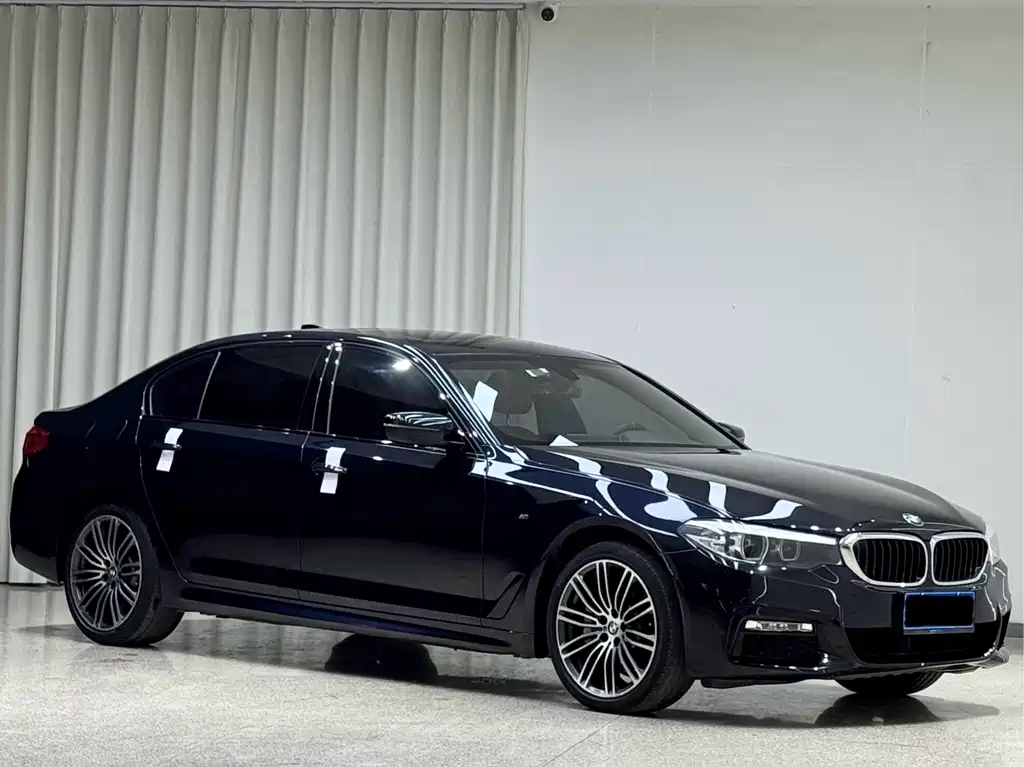BMW 5 Series 2018 530Li Leading M Sports Package купить на сайте DeffCars