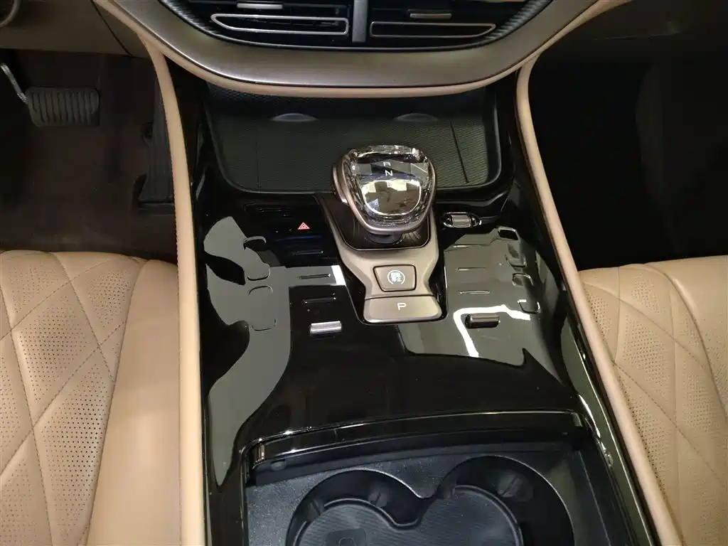 Denza D9 2022 DM-i 970 four-wheel drive flagship model купить на сайте DeffCars