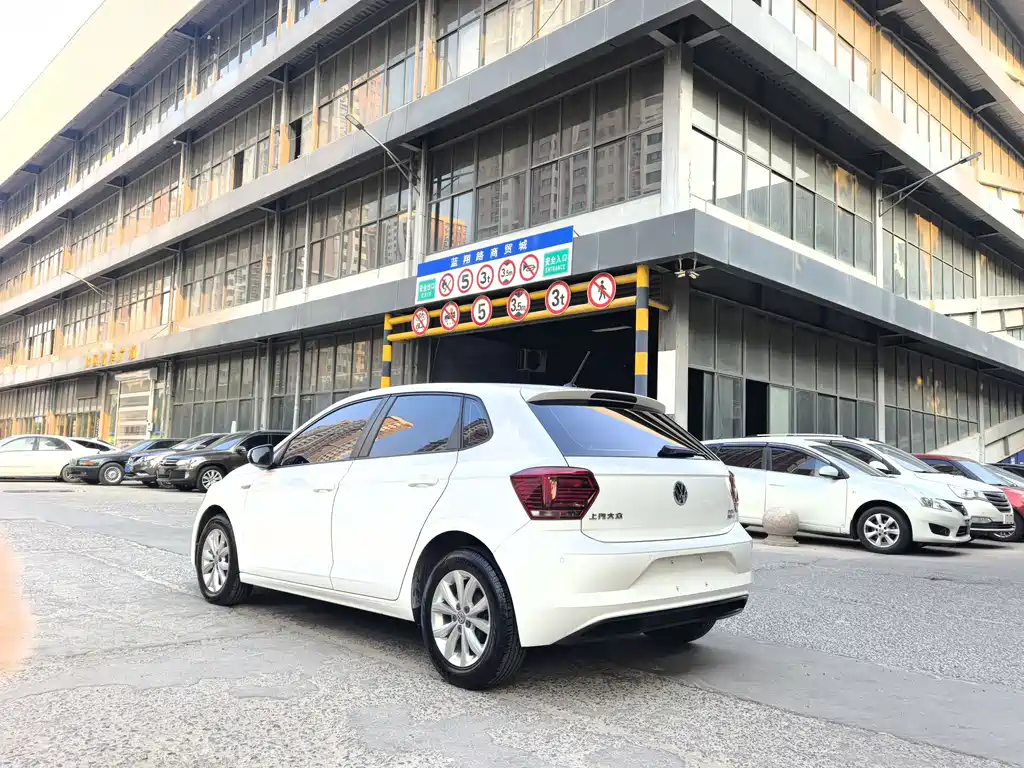 Polo 2019 Plus 1.5L Automatic Colorful Technology Edition купить на сайте DeffCars