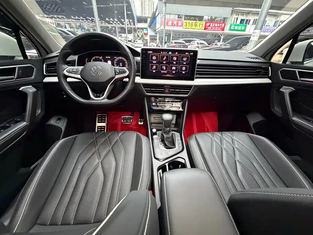 Tiguan L 2024 330TSI automatic two-wheel drive R-Line version купить на сайте DeffCars