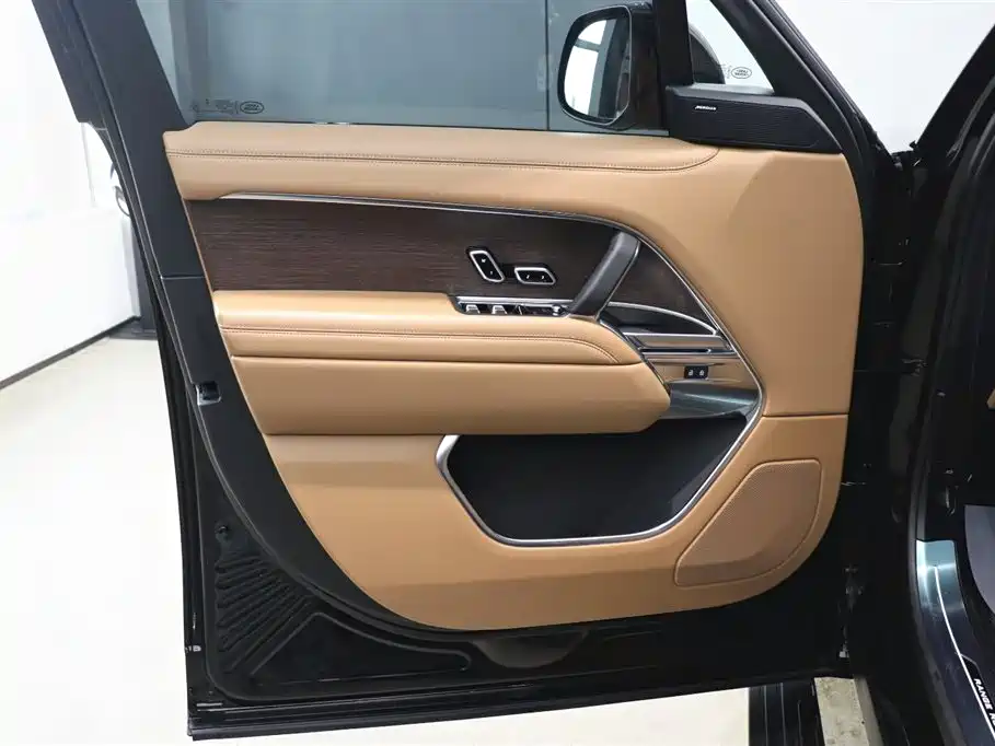 Range Rover 2025 3.0 L6 400PS Extended Edition купить на сайте DeffCars