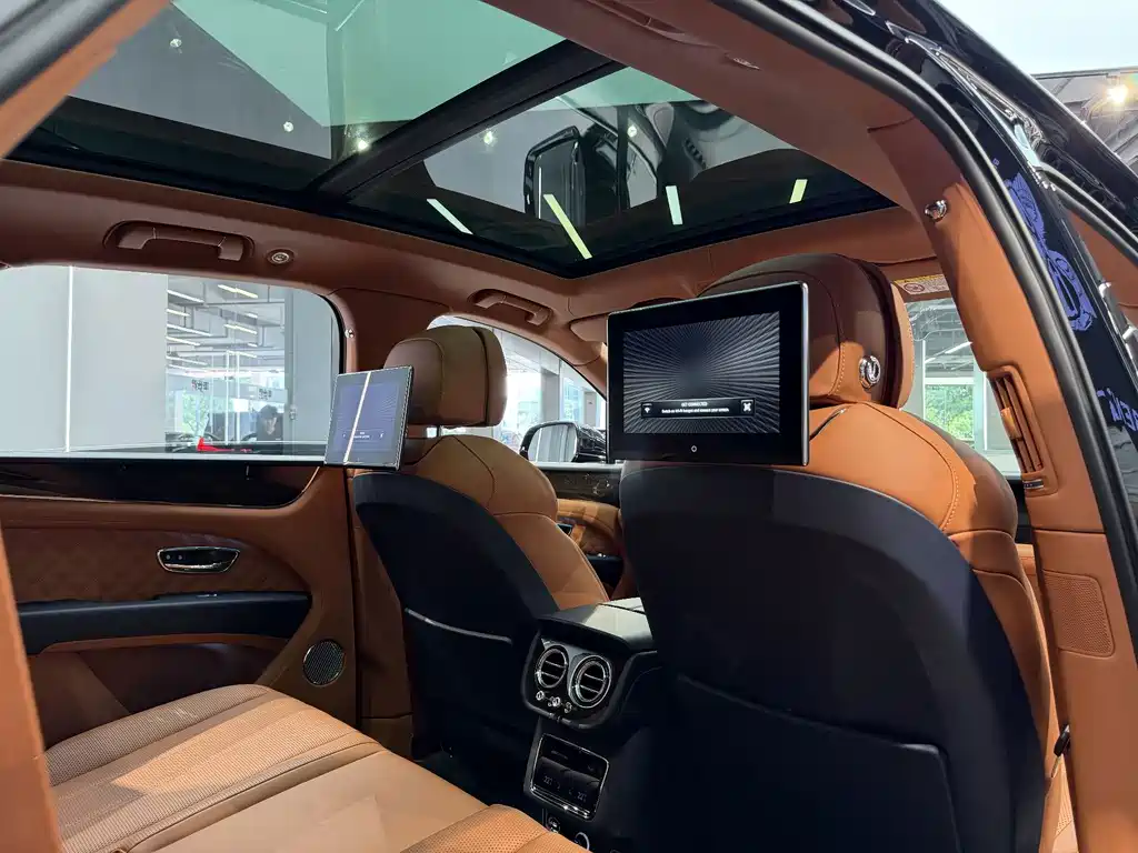 Bentayga 2022 4.0T V8 купить на сайте DeffCars