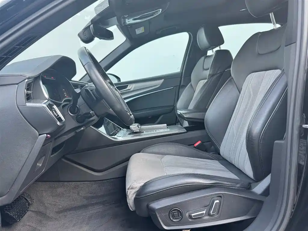 Audi A6L New Energy 2020 55 TFSI e quattro купить на сайте DeffCars