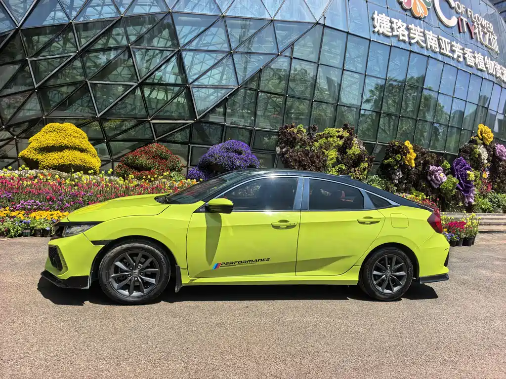 Civic 2019 220TURBO CVT Dynamic Edition National V купить на сайте DeffCars