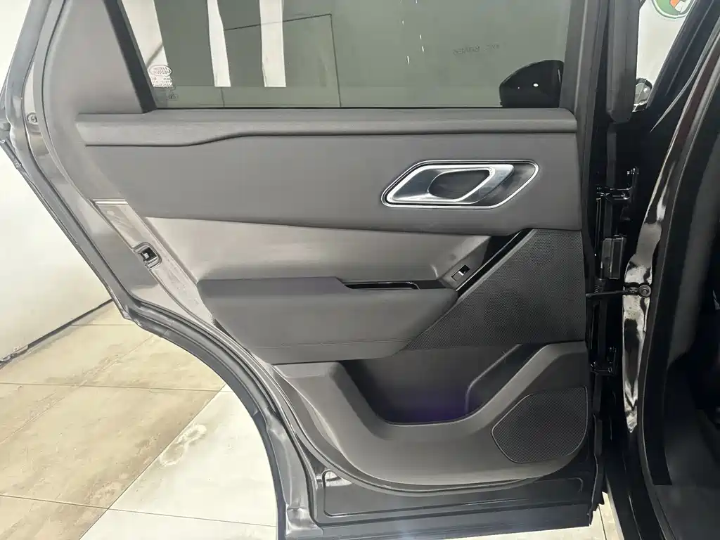 Range Rover Velar 2025 Dynamic SE купить на сайте DeffCars