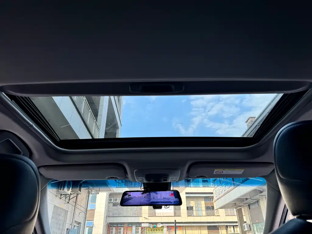 Camry 2018 2.0G Deluxe Edition купить на сайте DeffCars