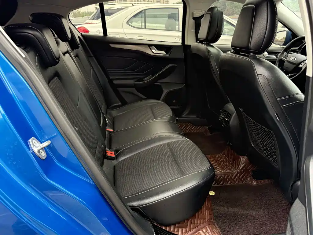 Focus 2019 Hatchback EcoBoost 180 Automatic NeochaEDGE купить на сайте DeffCars