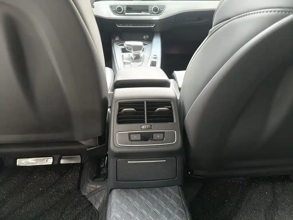 Audi A4L 2025 model 2 million Yuexiang version 40 TFSI fashionable and dynamic купить на сайте DeffCars