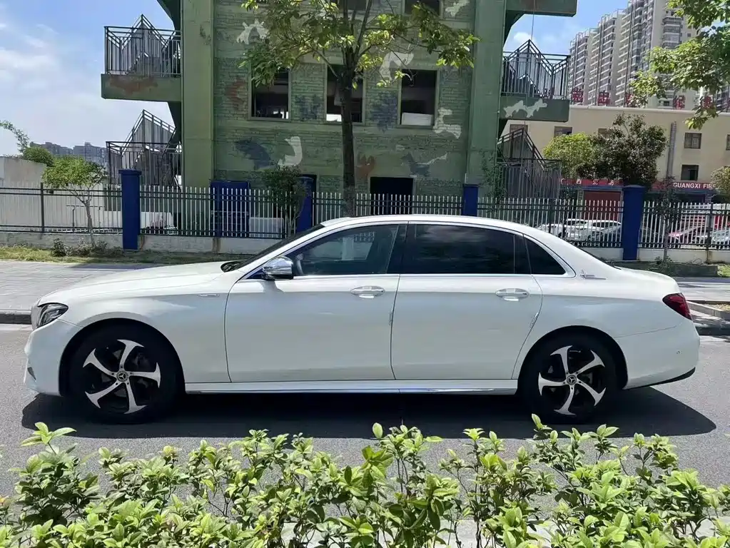 Mercedes-Benz E-Class 2017 E 200 L 4MATIC купить на сайте DeffCars