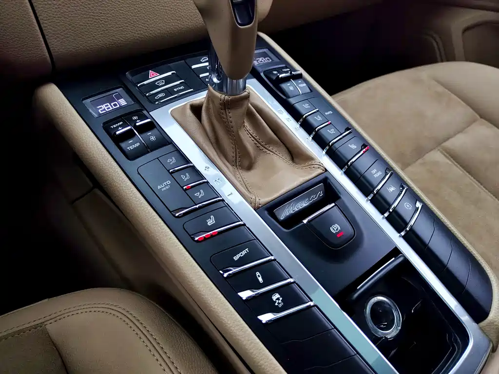 Macan 2017 Macan 2.0T купить на сайте DeffCars