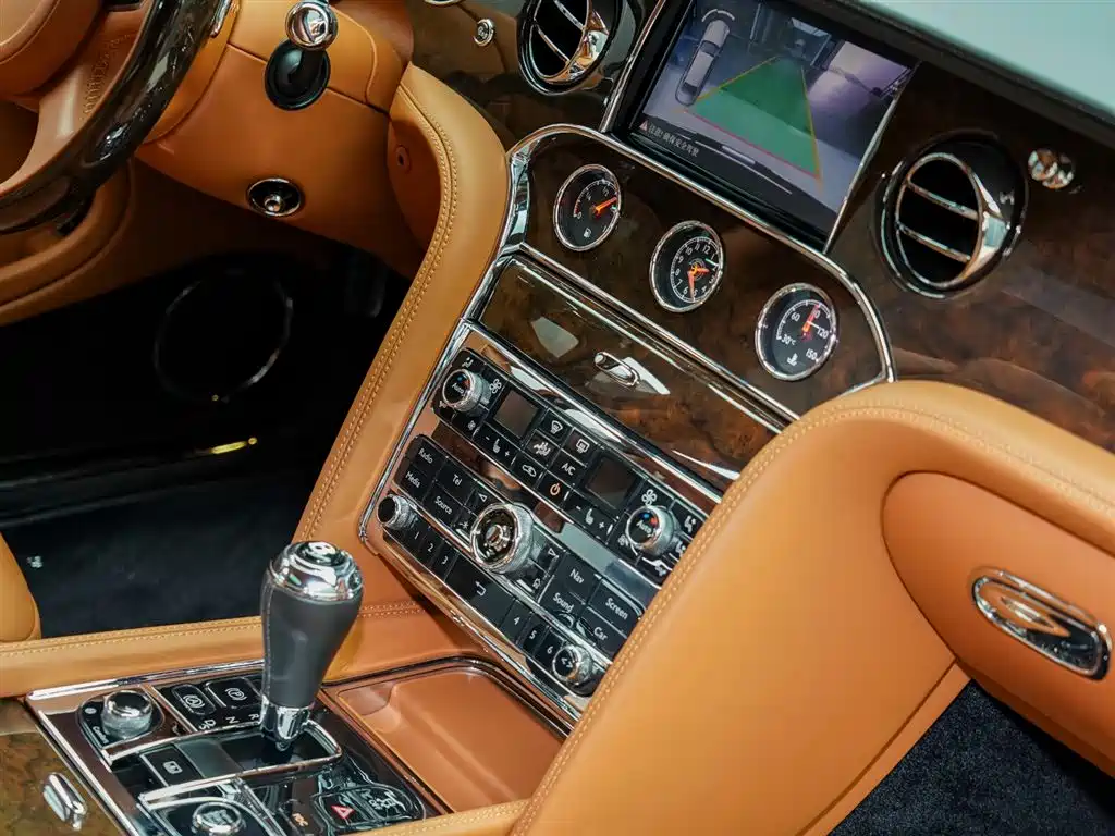 Mulsanne 2017 6.8T long wheelbase version купить на сайте DeffCars