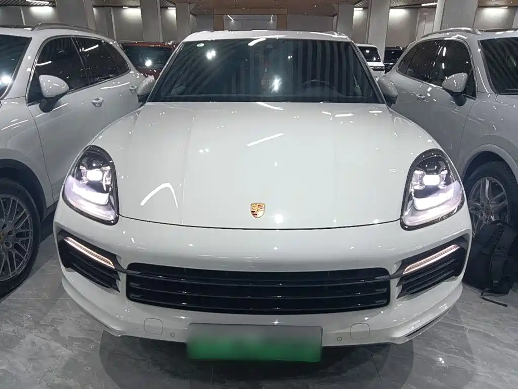 Cayenne New Energy 2021 Cayenne E-Hybrid 2.0T купить на сайте DeffCars
