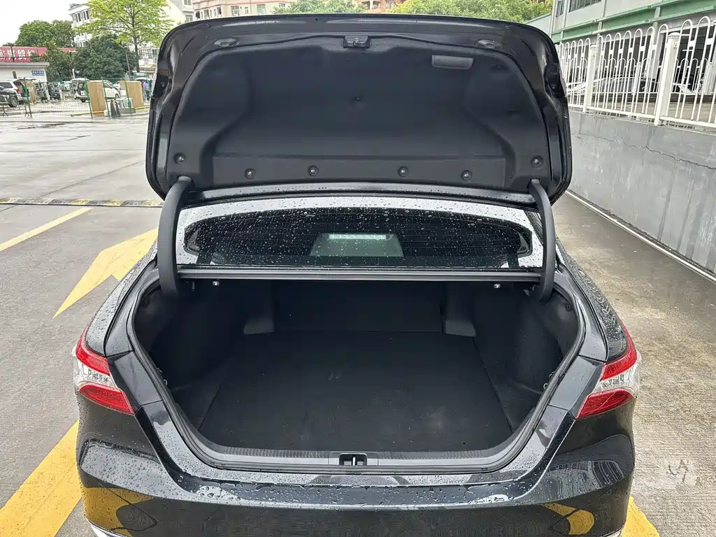 Camry 2023 2.5G Deluxe Edition купить на сайте DeffCars