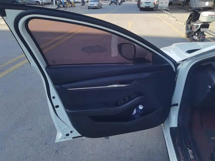 Mazda3 Angkesela 2020 2.0L Automatic Premium Edition купить на сайте DeffCars