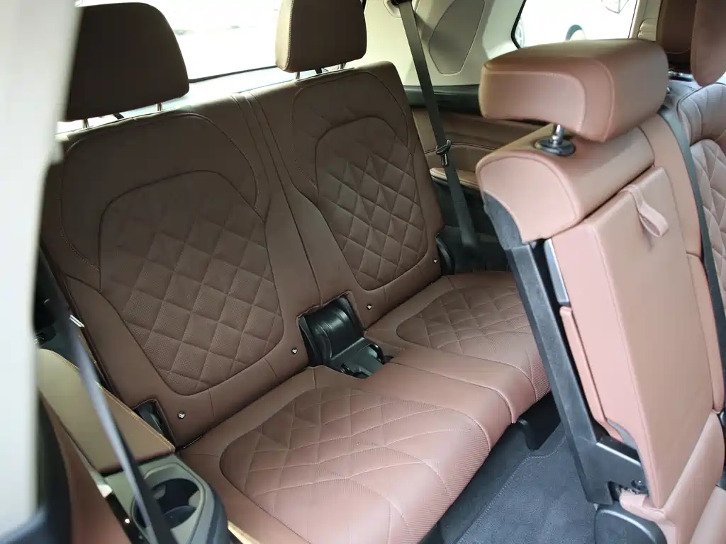 BMW X7 2023 xDrive40i Leading Luxury Package купить на сайте DeffCars