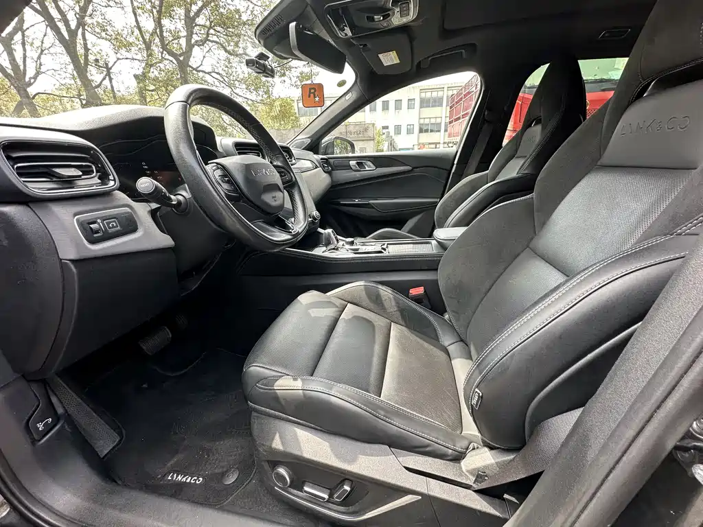 Lynk & Co 03 2022 2.0TD DCT Pro купить на сайте DeffCars