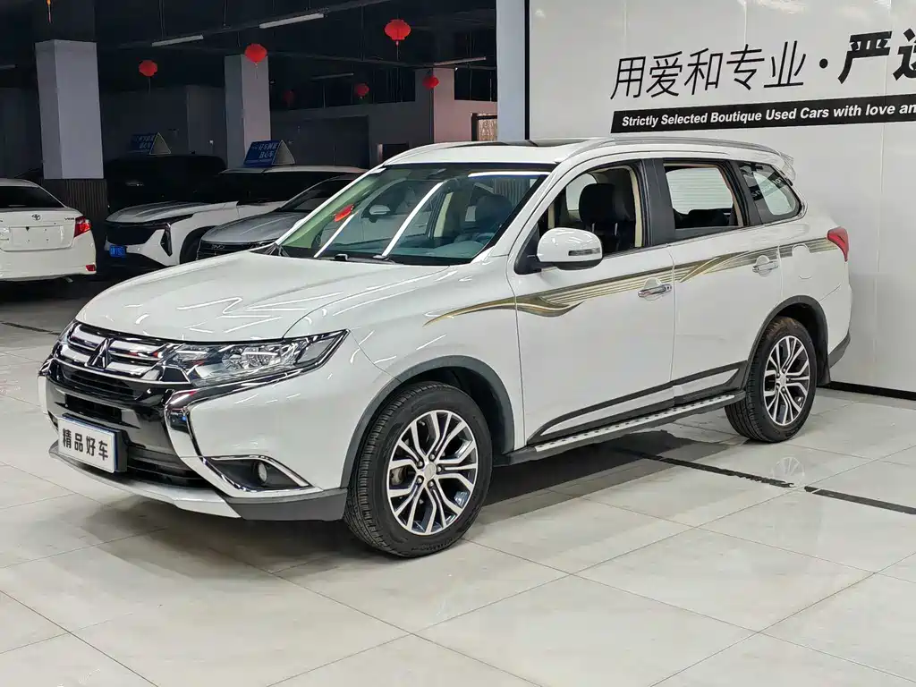 Outlander 2018 2.0L 2WD Honor Edition 5 seats купить на сайте DeffCars