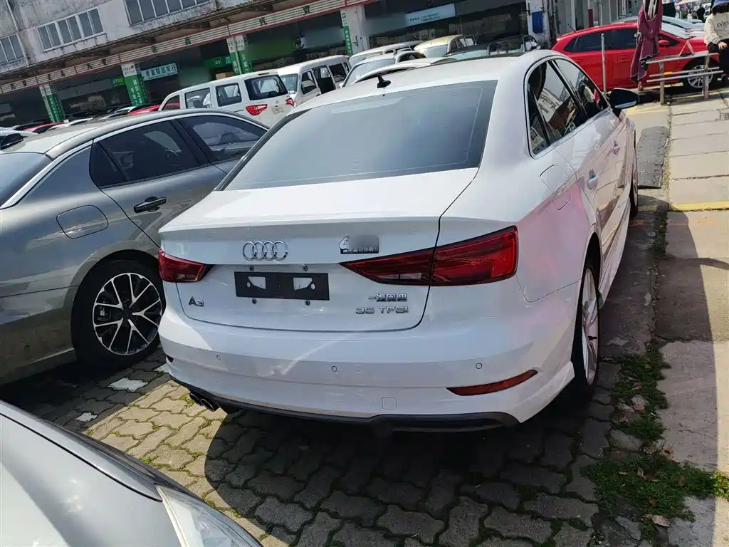 Audi A3 2019 Limousine 35 TFSI Fashion Type National V купить на сайте DeffCars