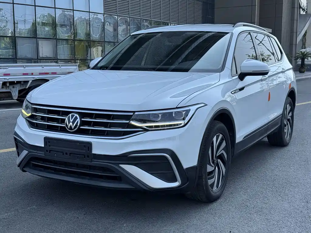 Tiguan L 2022 330TSI automatic two-wheel drive comfort version купить на сайте DeffCars