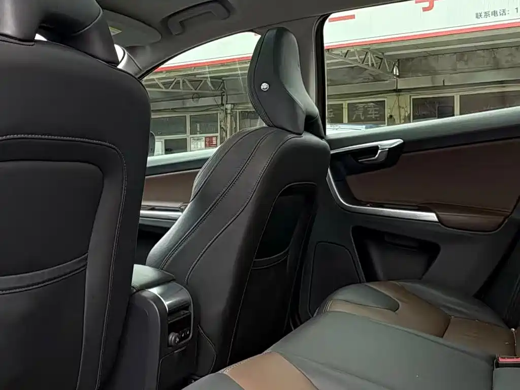 Volvo XC60 2017 T5 AWD Zhiyuan upgraded version купить на сайте DeffCars