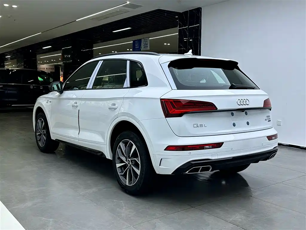Audi Q5L 2024 40 TFSI luxury and dynamic model купить на сайте DeffCars