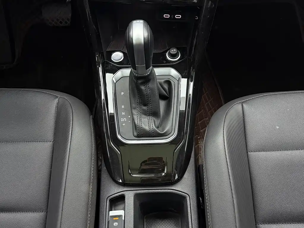 T-ROC 2021 280TSI DSG two-wheel drive comfort intelligent connected version купить на сайте DeffCars