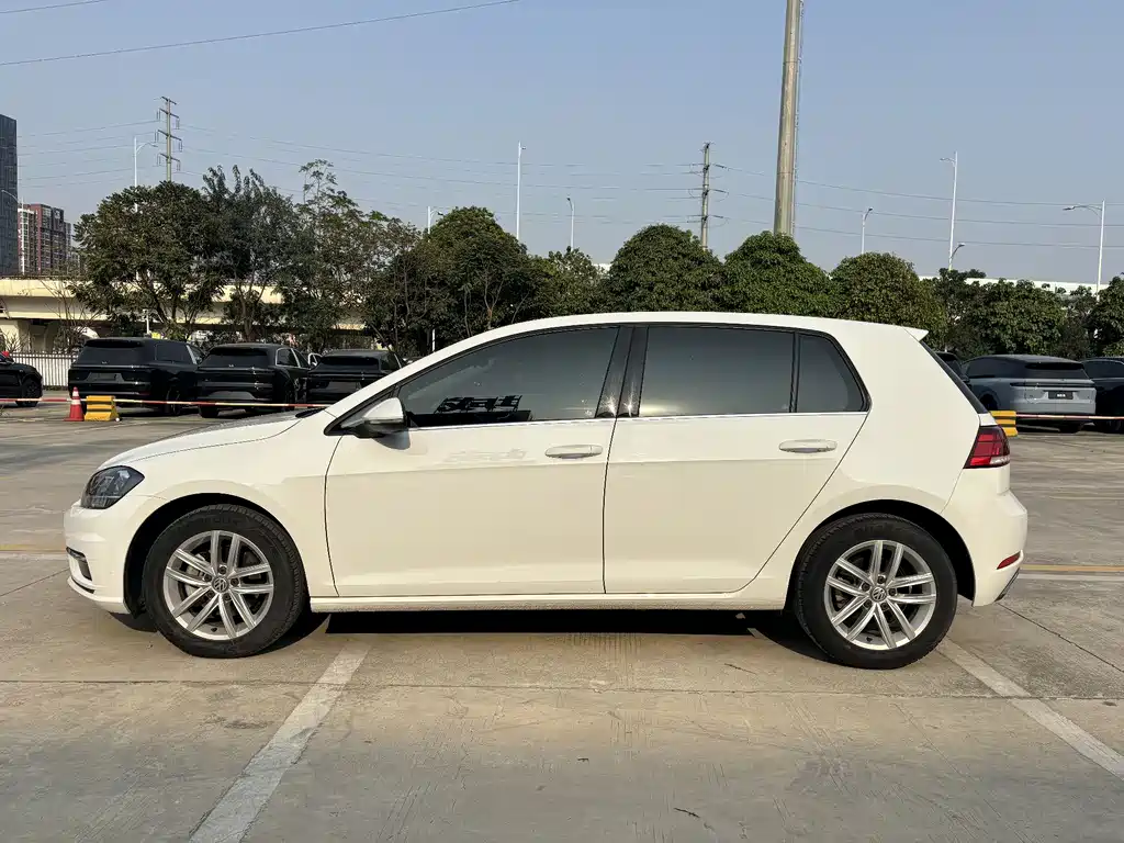 Golf 2019 280TSI DSG comfort model National VI купить на сайте DeffCars