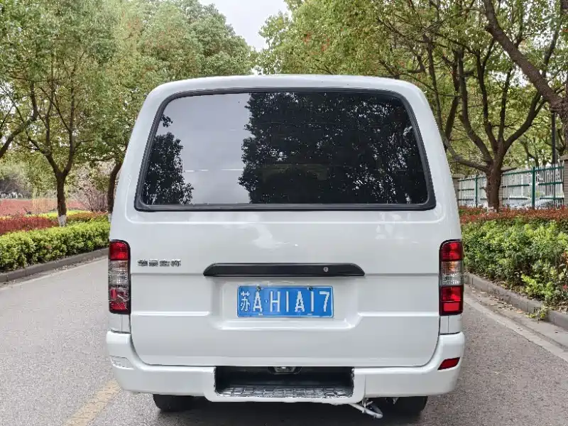 Jinbei Hiace 2018 2.0L fifth-generation express luxury standard top 6-seater V19S купить на сайте DeffCars
