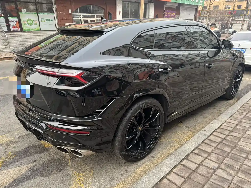 Urus 2023 4.0T V8 S купить на сайте DeffCars