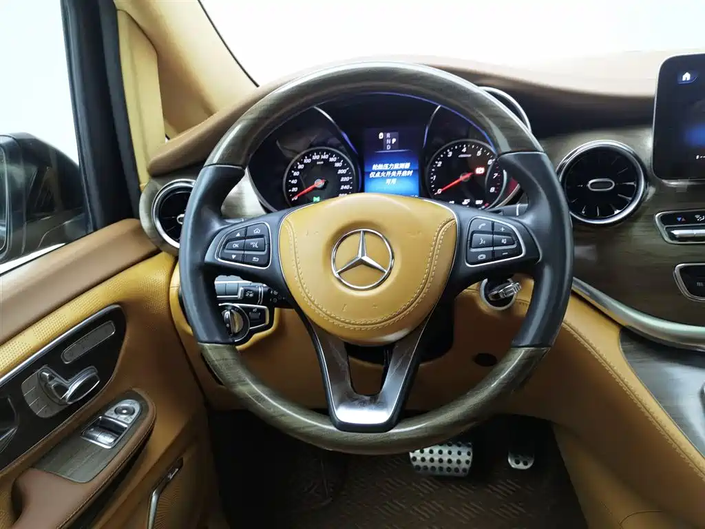 Mercedes-Benz V-Class 2021 V 260 L Long Wheelbase Luxury Edition купить на сайте DeffCars